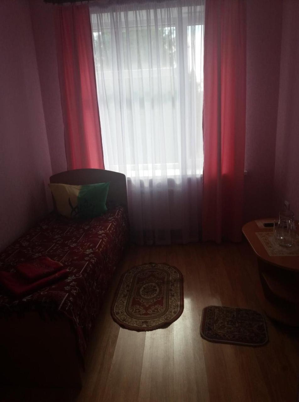 Отель Брама Hlukhiv エクステリア 写真