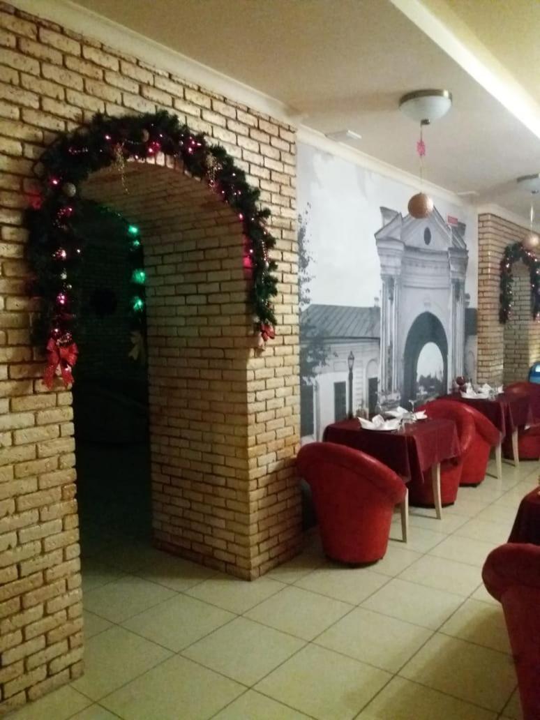 Отель Брама Hlukhiv エクステリア 写真